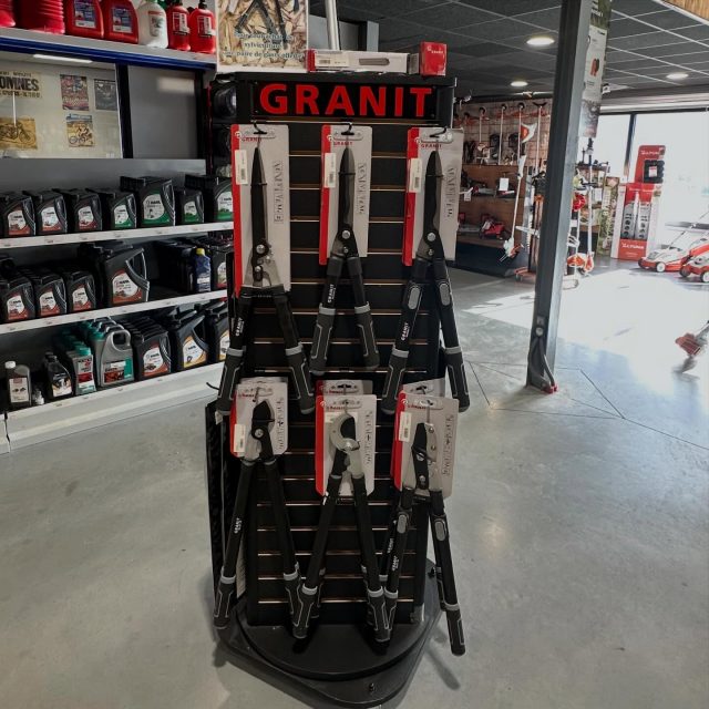 🌲 Fête du Bois 🌲
Chez nous, ça se fête jusqu’au 15 janvier !

Le matériel de sylviculture, c’est l’ensemble des outils utilisés pour entretenir, couper, éclaircir ou protéger les arbres et les forêts : pinces, sécateurs, coupe-branches, scies, coins d’abattage… tout ce qui aide à gérer durablement les bois.

Pour tout achat de matériel de sylviculture, une paire de gants vous est offerte 🧤🎁

Équipez-vous avec des outils robustes comme la gamme @granitparts , disponible en magasin 💪✨

📍 Promotion valable jusqu’au 15 janvier !

#FêteDuBois #Sylviculture #GRANIT #Kramp #Promotion