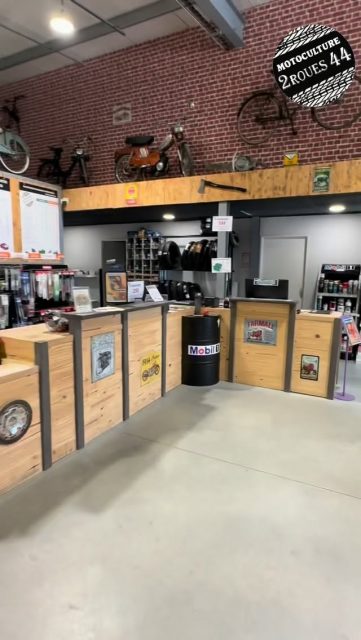 Comme Baptiste, finis la galère pour monter ou démonter une chaîne de tronçonneuse ! 😅
Dans cette vidéo, il te montre la bonne technique, simple et sûre, pour entretenir ton outil comme un pro. 🛠️

🎉 Promo Fête du Bois : pour 2 chaînes achetées, la 3ᵉ est offerte !

#tronçonneuse #bricolage #entretienoutils #promo