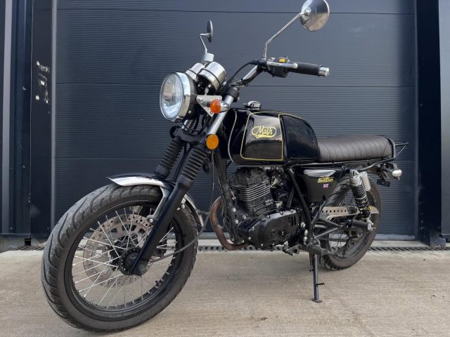 🏍️ MASH 125 🏍️
Pour cette nouvelle année, faites vous plaisir avec cette MASH 125 Black Seven avec seulement 3300km au compteur 😊 Elle est révisée et en très bon état 👌Plus d’informations en magasin 🤩
.
#motoculture2roues44 #mash125 #moto #motooccasion @mash_motorcycles