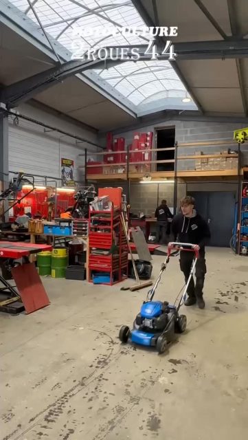 ❄️ Profitez de l’hiver pour entretenir vos matériels de jardin et espaces verts. 🌿
Nous proposons plusieurs forfaits d’entretien adaptés à vos besoins : tracteur tondeuse, tondeuse, tronçonneuse, taille-haie et débroussailleuse. 🔧
Des contrôles précis et un entretien professionnel pour une reprise de saison fiable et performante.
.
#motoculture2roues44 
#EntretienMatériel #ForfaitsEntretien #ServicePro