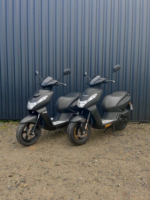🛵 Scooters Peugeot d’occasion disponibles !

Deux modèles prêts à prendre la route :
➡️ Peugeot Kisbee 4T – 6 600 km
➡️ Peugeot Street Line 2T – 22 000 km

Scooters en très bon état / révisions effectuées. 

📍 Venez les découvrir directement en magasin. 

#ScooterOccasion #Peugeot #DeuxRoues #MobilitéUrbaine