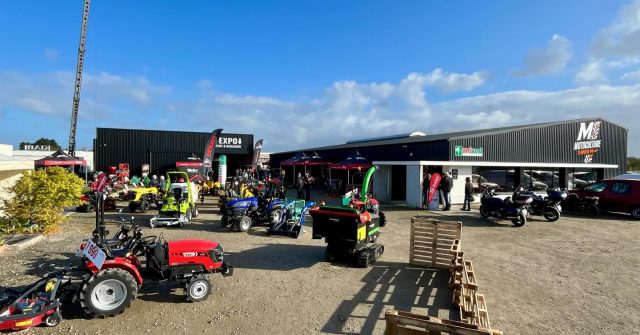 ☀️J2☀️
La deuxième journée va commencer et il fait beau 🤩 
Départ ds mobylettes à 9h30 et des motos à 10h🏍️. 
Nombreuses démonstrations et animations🌿.
Concert de l’EMI à 12h30 🧡
Restauration sur place 🌭
.
#motoculture2roues44 #nortsurerdre #mobylette #moto