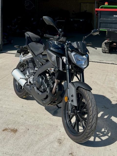 🔥 Yamaha MT-125 d’occasion disponible ! 🔥

En très bon état, cette MT-125 affiche seulement 3 879 km.
Avec son look agressif et moderne, elle est idéale pour le permis A1 ou permis B + formation 😎
Maniable, dynamique et agréable à conduire, elle est parfaite pour la ville comme pour la balade.

📍 À découvrir chez Motoculture 2 Roues 44 à Nort-sur-Erdre

Prête à prendre la route 🏍️💨
.
#motoculture2roues44 #occasion #mt125 #yamaha