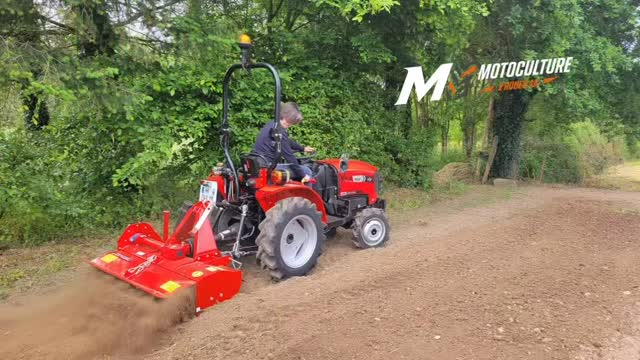 Nouvelle livraison chez un de nos clients ! 🚜✅
Un Fieldtrac 918 livré et mis en route, déjà à l’œuvre dès le premier jour ! 💪
⚙️ 18,5 CV — 3 cylindres diesel 900cc
🔧 Relevage hydraulique 590 kg
🌾 Roues agraires + distributeur hydraulique double effet
🛣️ Homologué route avec carte grise
Disponible en magasin ! 🏪

#Fieldtrac918 #MiniTracteur #Motoculture2Roues44 #NouvelleAcquisition