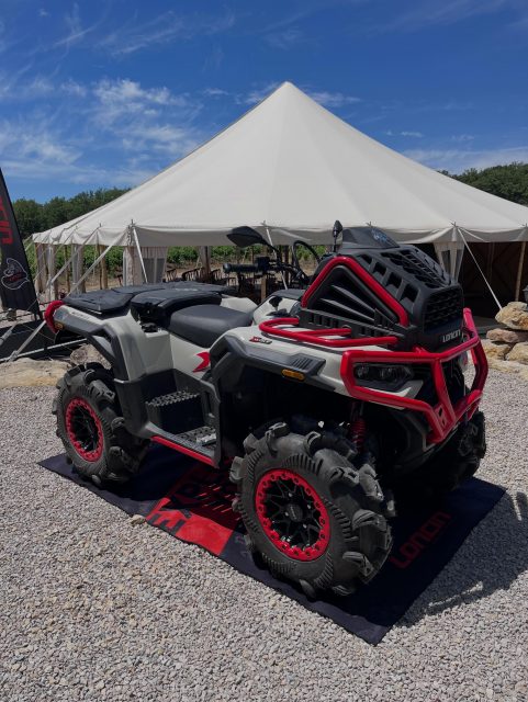 🔥LONCIN EVENT 🔥

Une journée exceptionnelle pour découvrir et tester l’intégralité de la gamme de quads Loncin dans un cadre unique. 💨🌞

Sensations, performances et plaisir de pilotage étaient au rendez-vous pour mettre à l’épreuve chaque modèle et partager un moment convivial entre passionnés de tout-terrain.

🛞 Essais de la gamme complète Loncin
🤝 Rencontres & partage entre passionnés

#Loncin #LoncinQuad #LoncinEvent #Marseillebebe #QuadLife @loncinquadsfrance